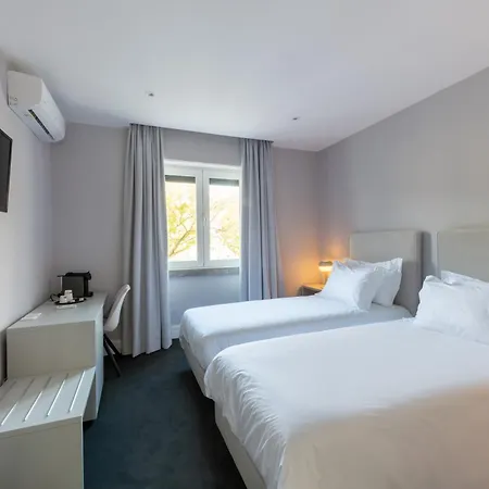 Avenuehillhotel Отель *